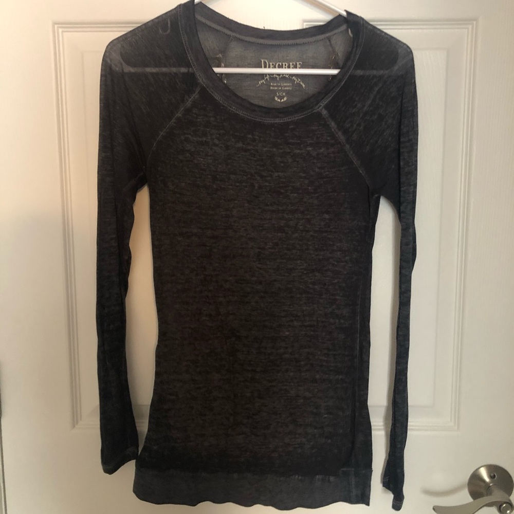 Decree Women’s Long-Sleeve Shirt